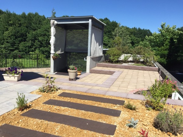 札幌 高低差を活かしたガーデン 札幌エクステリア 外構 造園 庭グリーンメイクハラダ